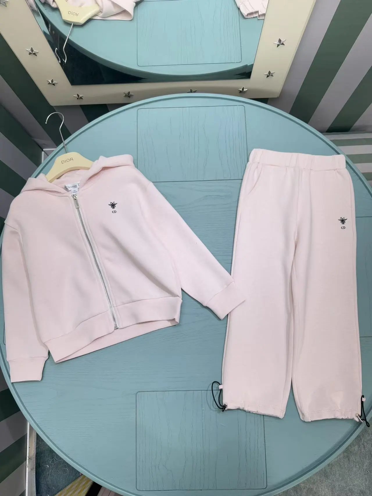 Gucci Matching Sets Children's two-piece sweater and jogger — 28