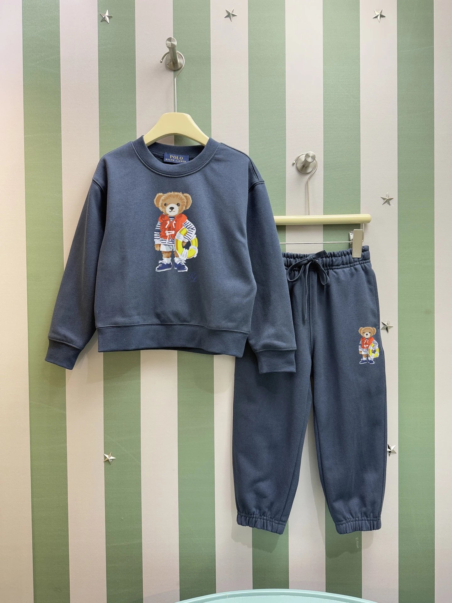 Gucci Matching Sets Children's two-piece sweater and jogger — 25