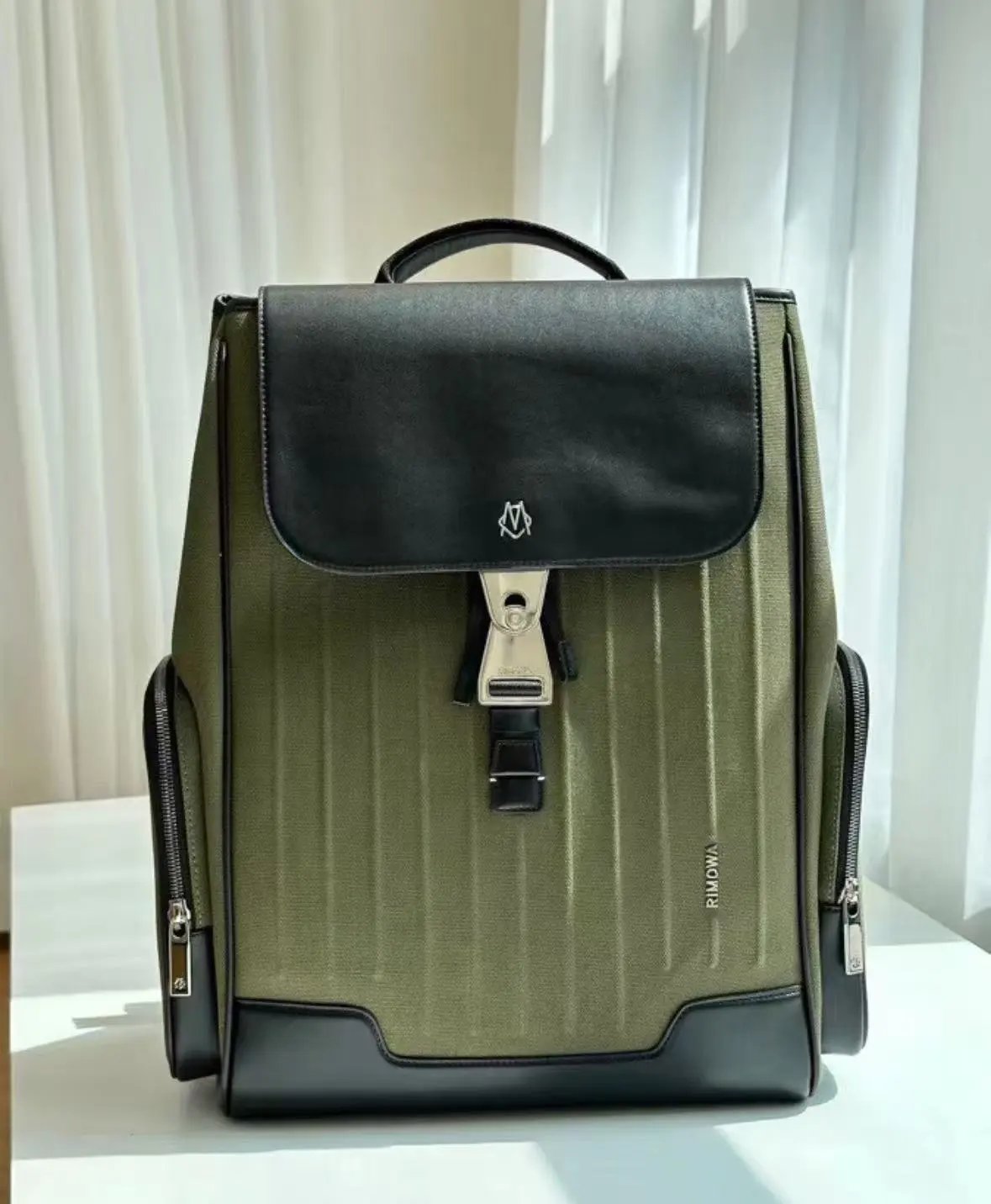 RIMOWA Travel Bags Ribbed hard-shell spinner luggage — Backpack Green