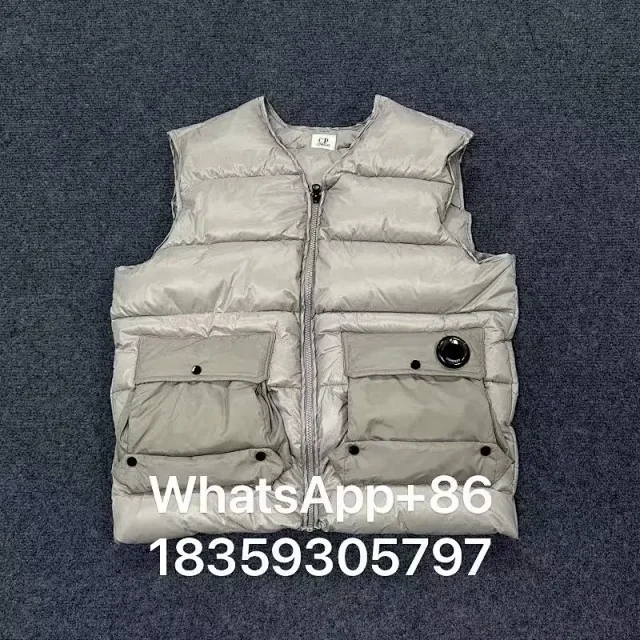 Moncler Vests Quilted Puffer Vest product detail image 10