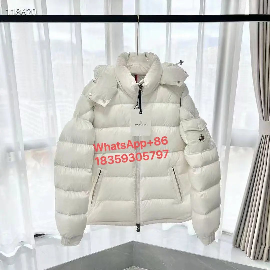 02 Moncler NFC