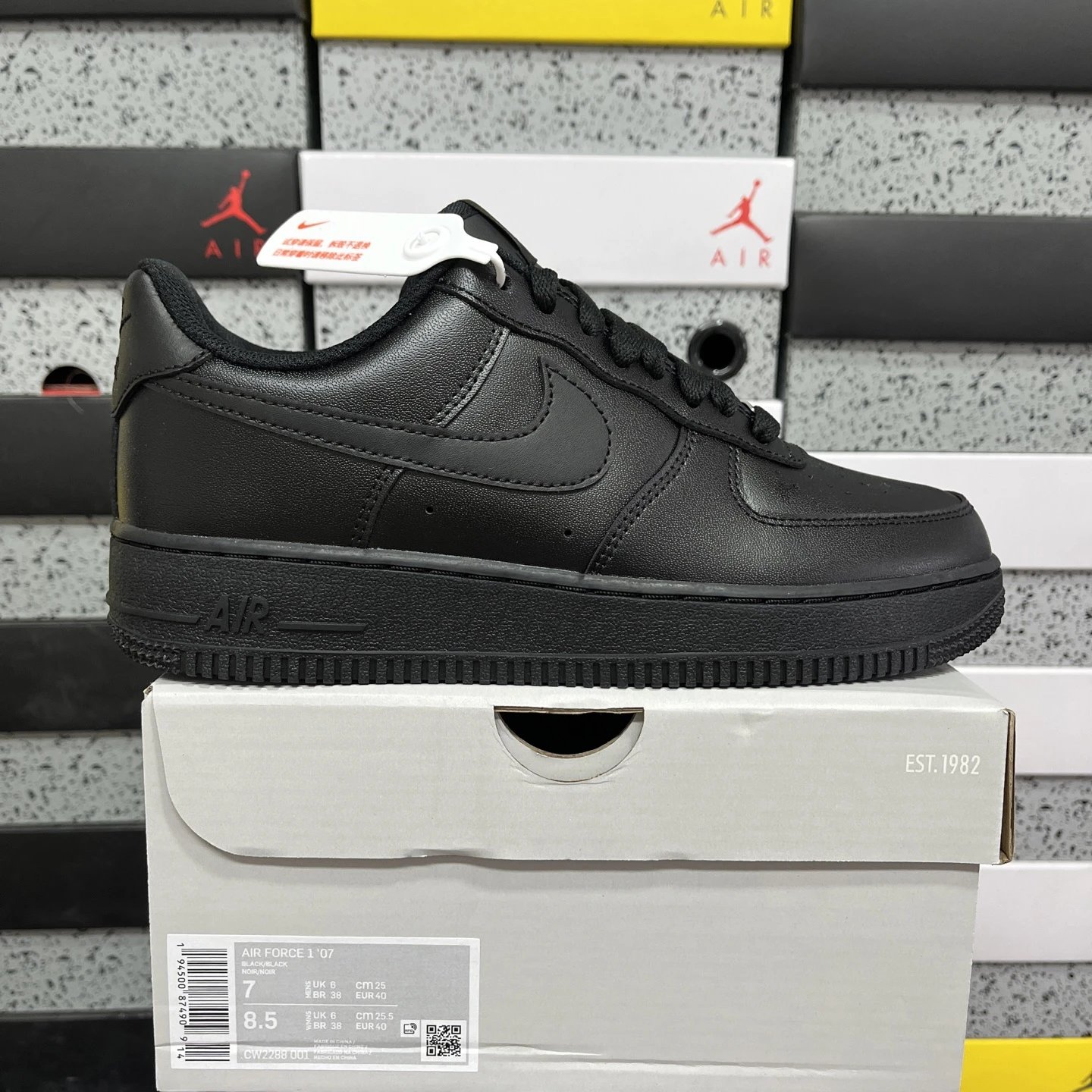 AF1 pure black low top CW2288-001
