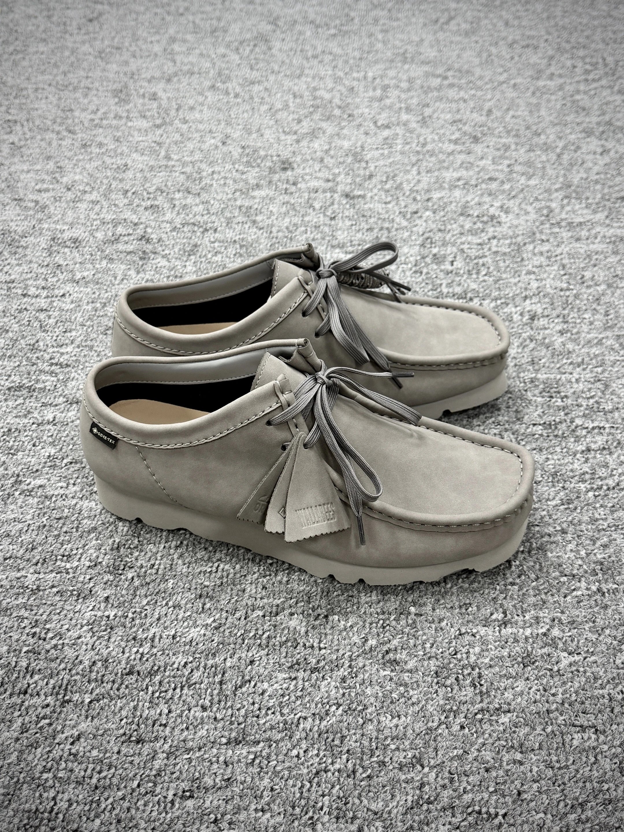 Clarks Wallabee Low Gore-Tex Suede Grey