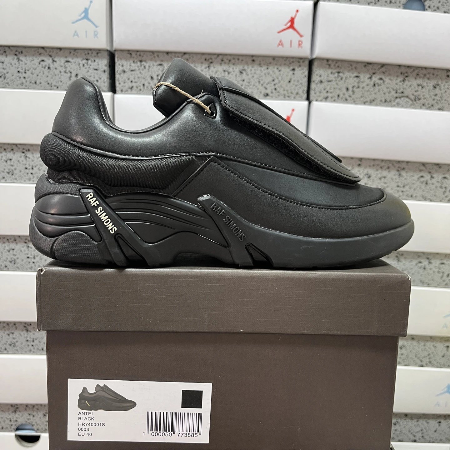 纯黑皮面 HR740001S