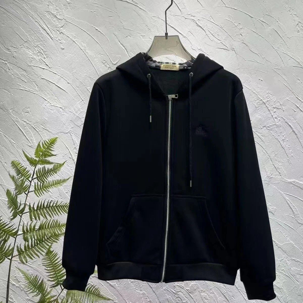 D2 with velvet gray