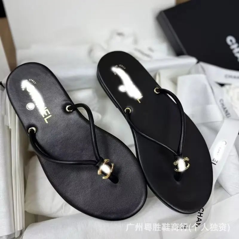 Chanel Sandals Flat thong with double-C embellishment — 7