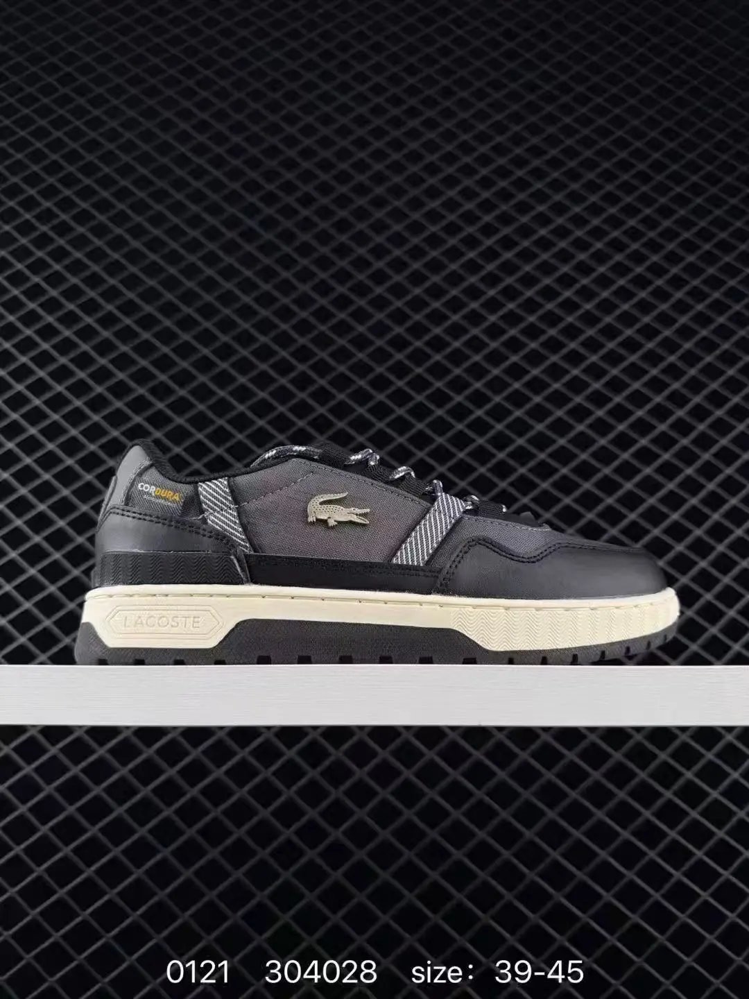 Lacoste Sneakers Low-top lace-up with crocodile side patch — 23