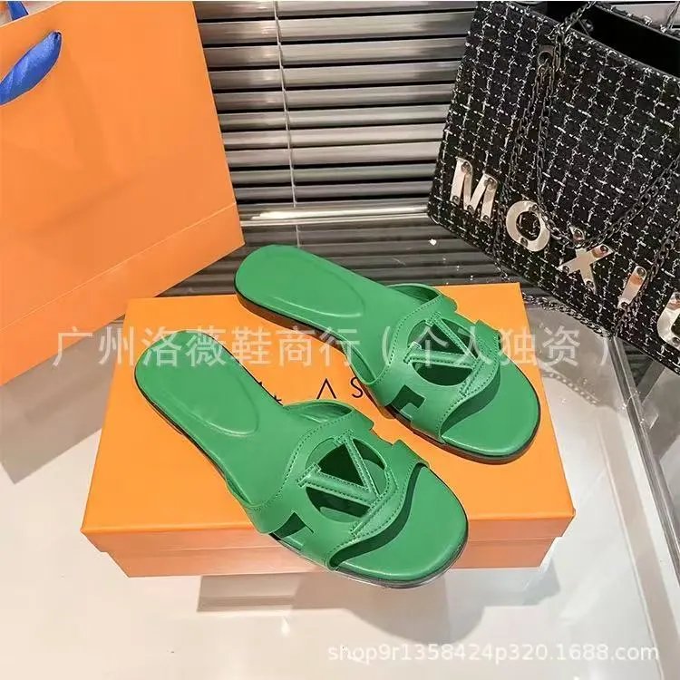 Chanel Sandals Flat thong with double-C embellishment — 238