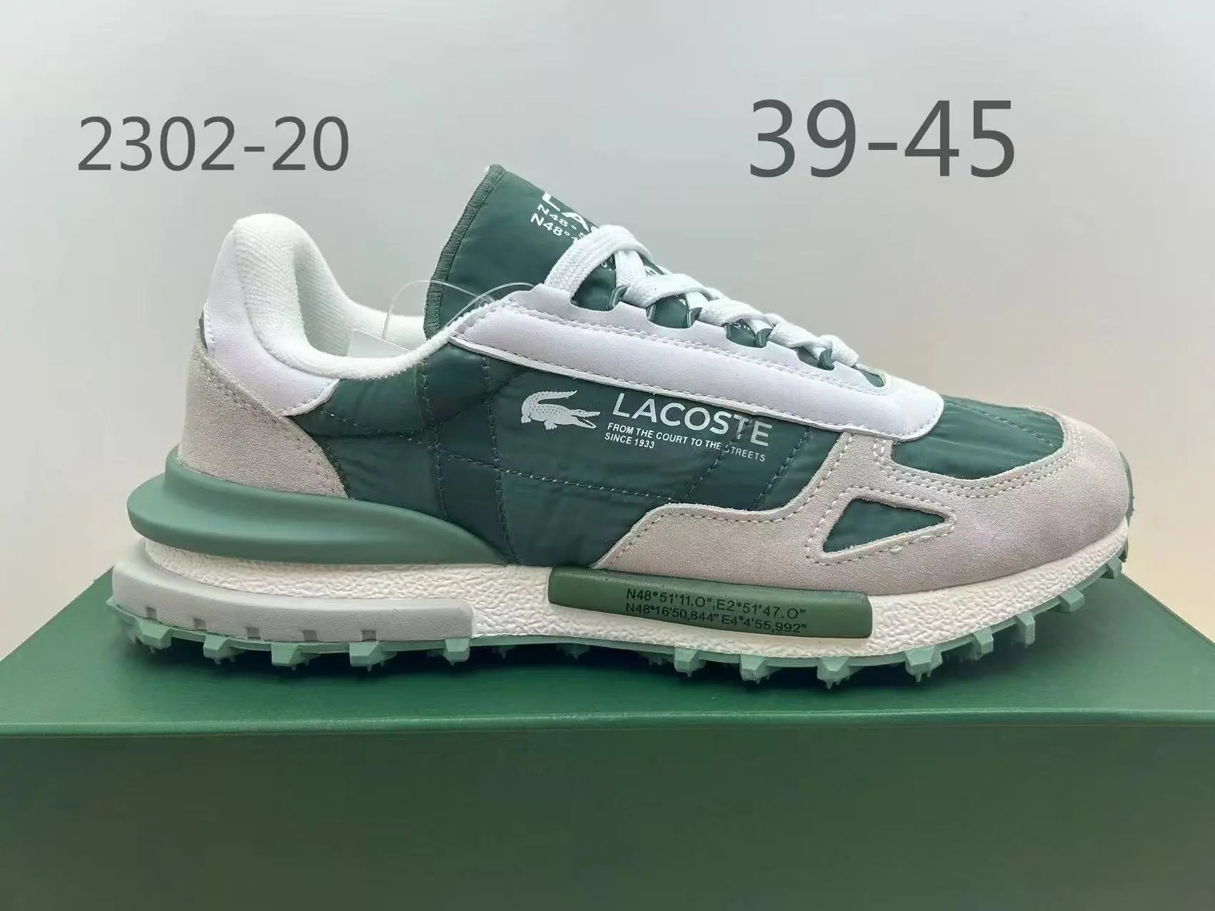 Lacoste Sneakers Low-top lace-up with crocodile side patch — 35