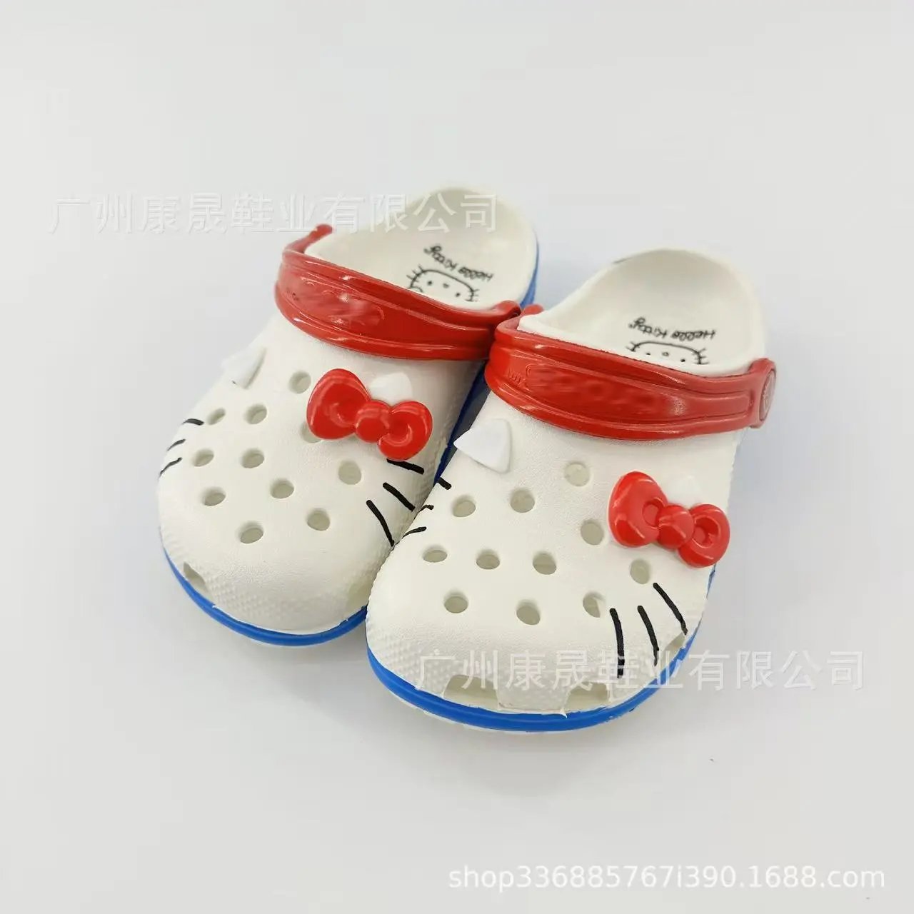 Crocs Slippers Camouflage clog with ape-themed charms — 18