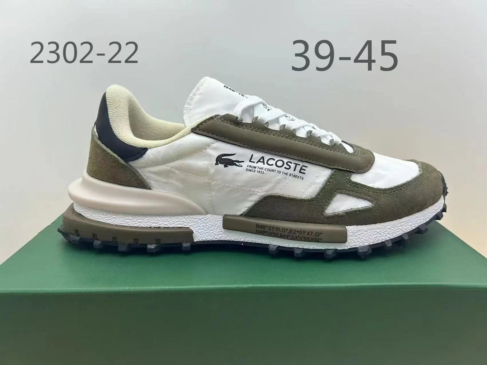 Lacoste Sneakers Low-top lace-up with crocodile side patch — 33