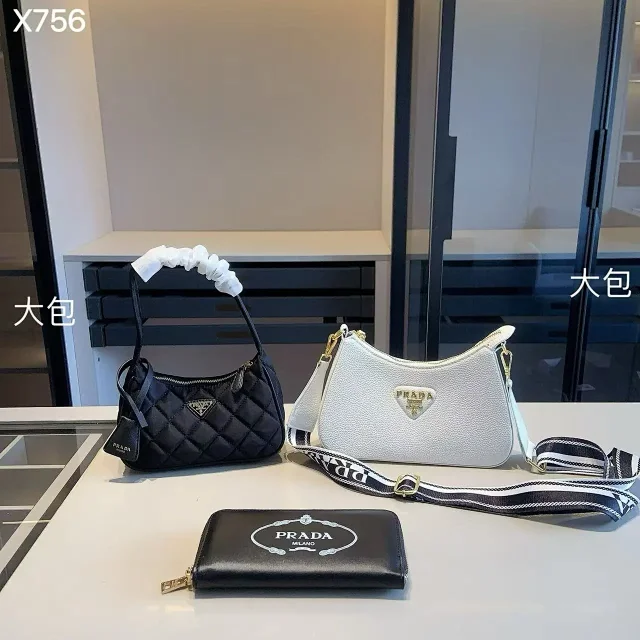 Goyard Travel Bags Goyardine Monogram Zip Cosmetic Pouch with Wrist Strap product detail image 15