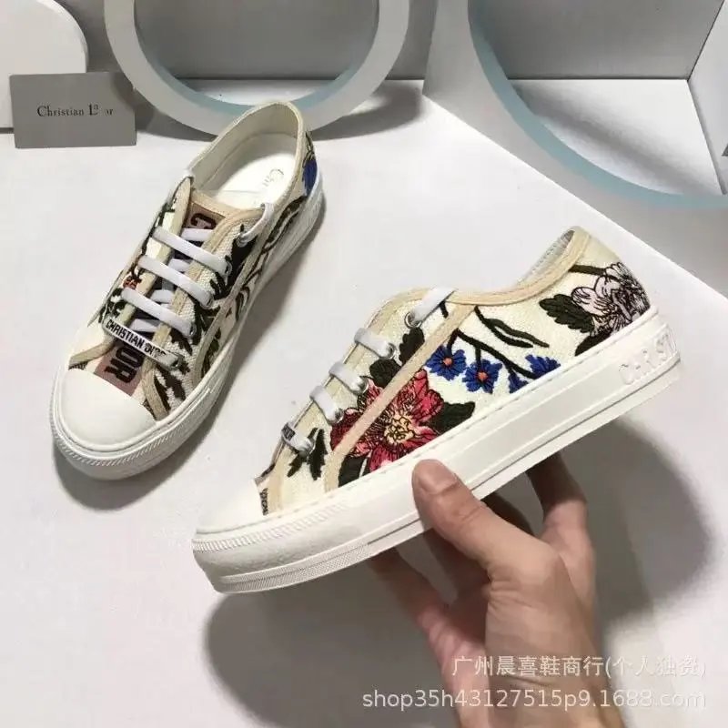 Unbranded Sneakers Low-top lace-up platform canvas with embroidered letter-pattern panels — Flat bottom 8