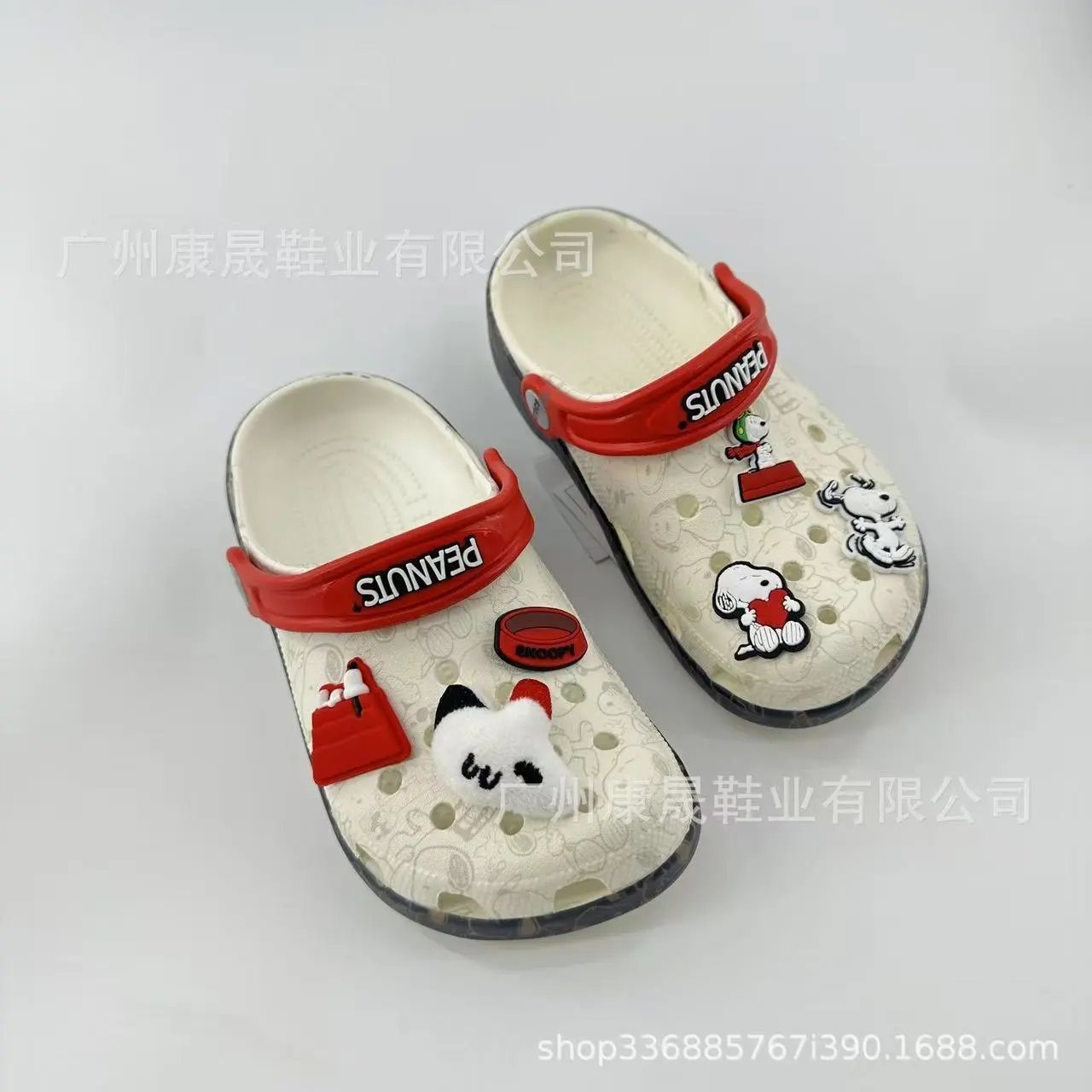 Crocs Slippers Camouflage clog with ape-themed charms — 10
