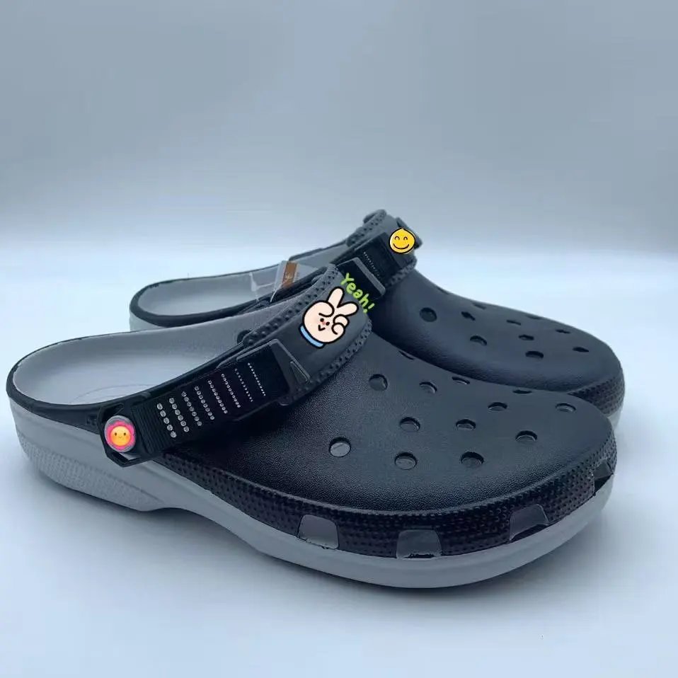 Crocs Slippers Camouflage clog with ape-themed charms — 26