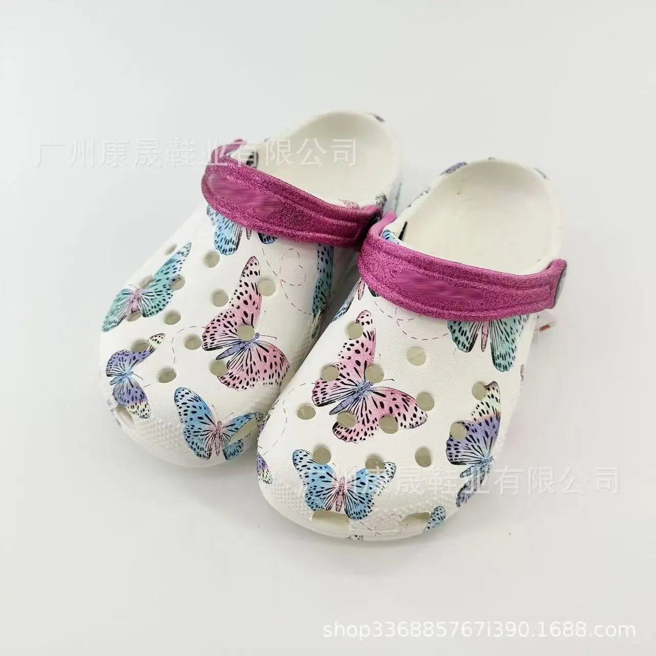 Crocs Slippers Camouflage clog with ape-themed charms — 6