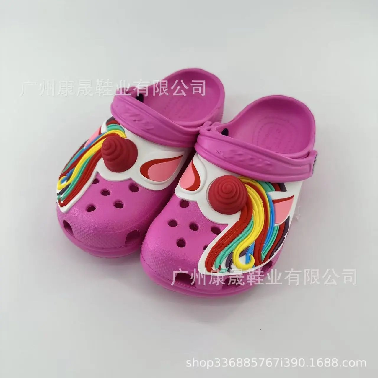 Crocs Slippers Camouflage clog with ape-themed charms — 15