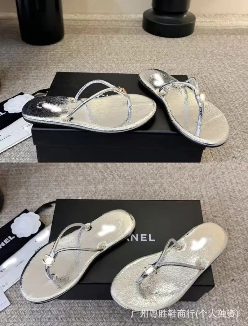 Chanel Sandals Flat thong with double-C embellishment — 8