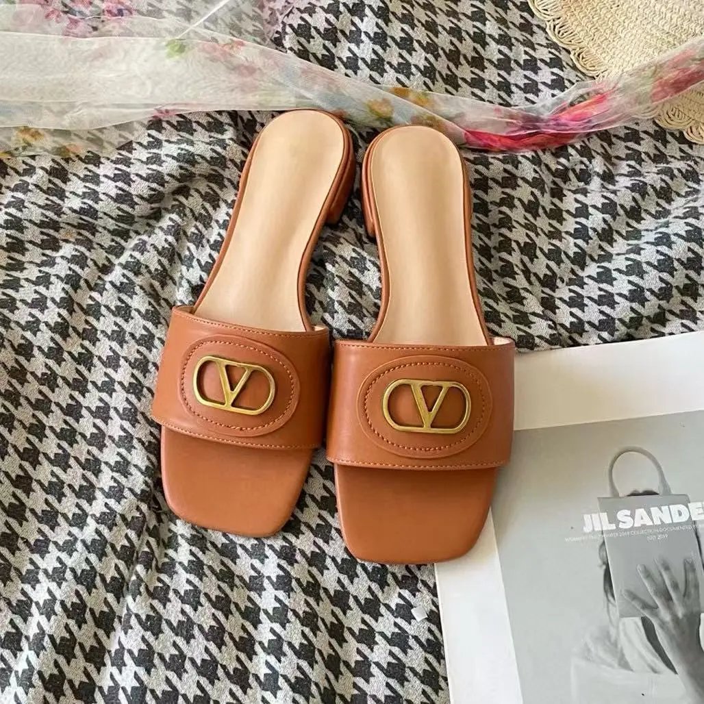 Chanel Sandals Flat thong with double-C embellishment — 20