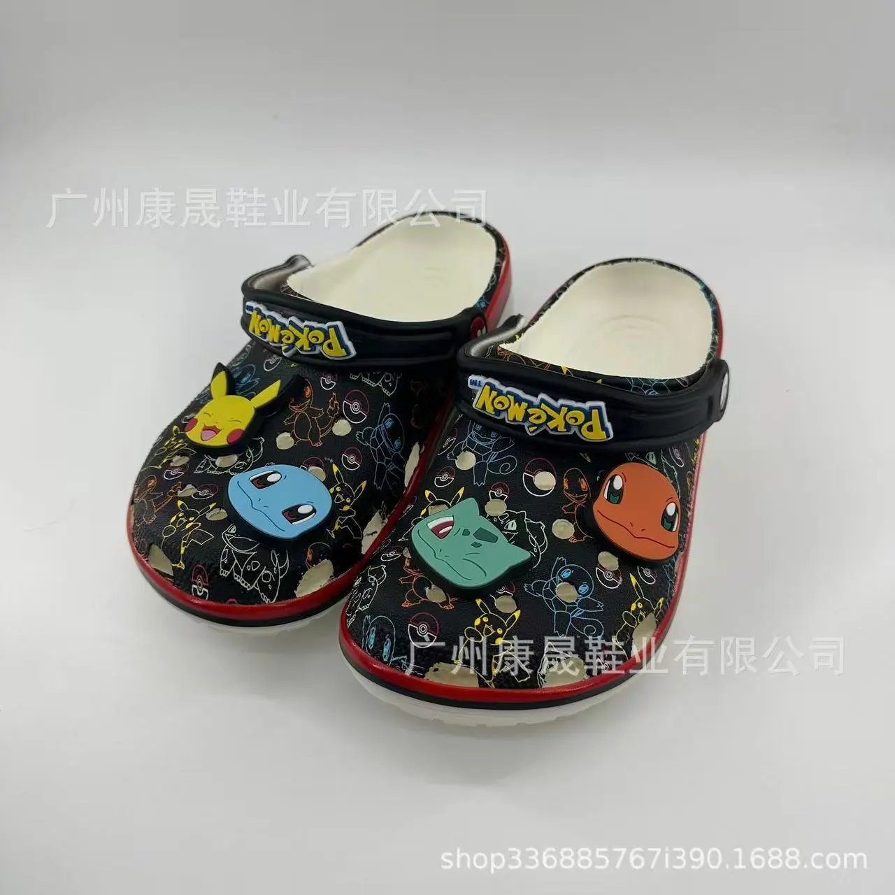 Crocs Slippers Camouflage clog with ape-themed charms — 19