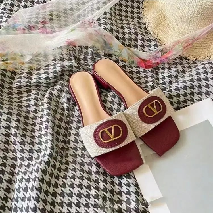 Chanel Sandals Flat thong with double-C embellishment — 27
