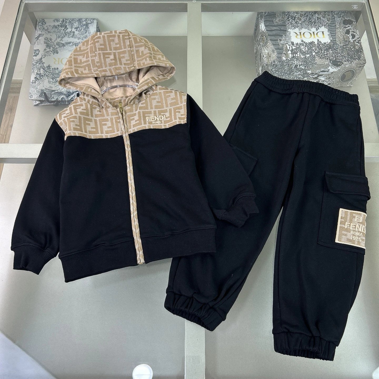 http:/mickeybuys.comOriginal Set