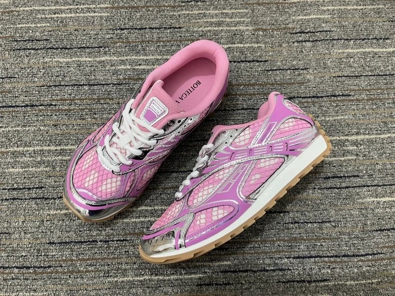 B*V Sneakers