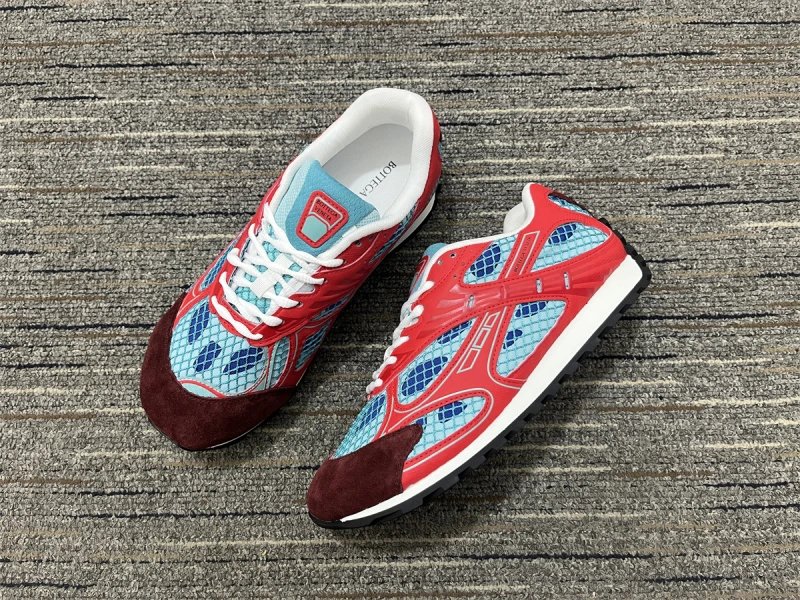 B*V Sneakers