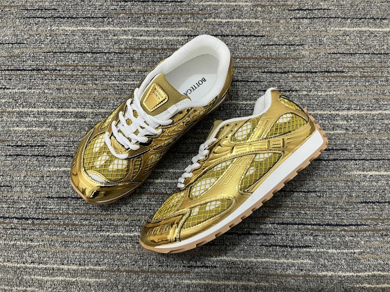 B*V Sneakers