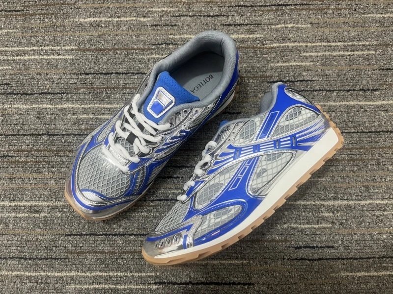 B*V Sneakers