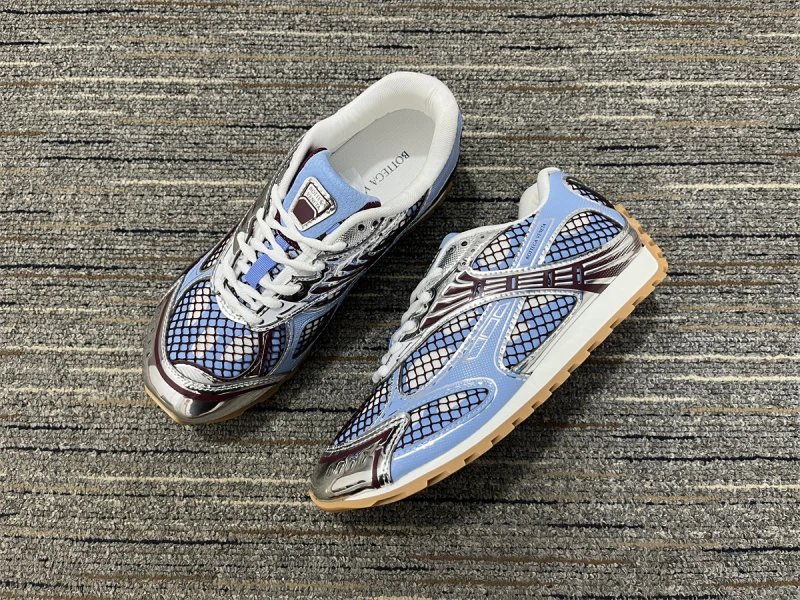 B*V Sneakers