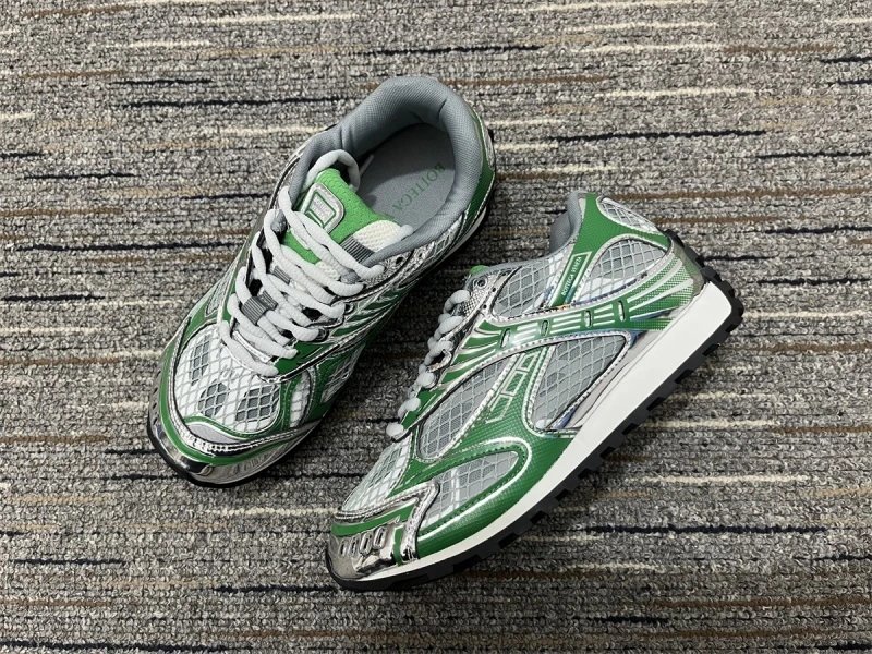B*V Sneakers