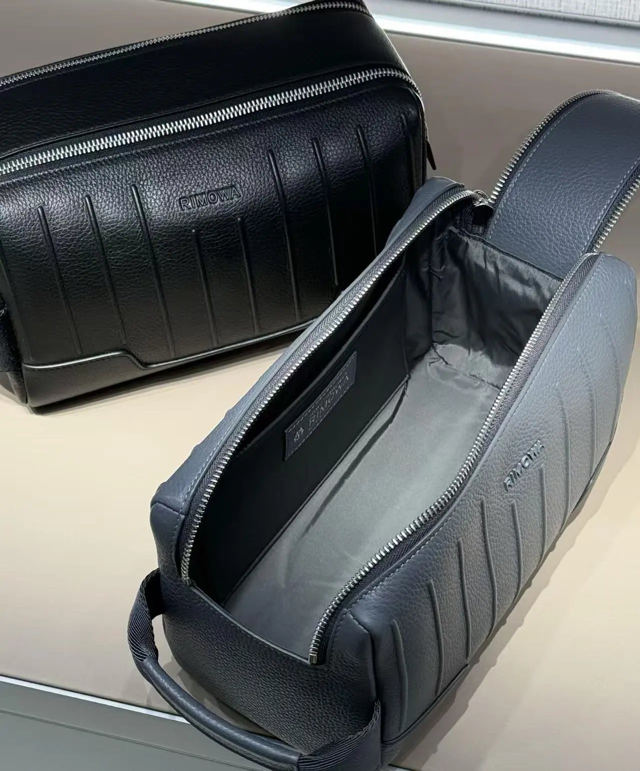 RIMOWA Travel Bags Ribbed hard-shell spinner luggage image 10