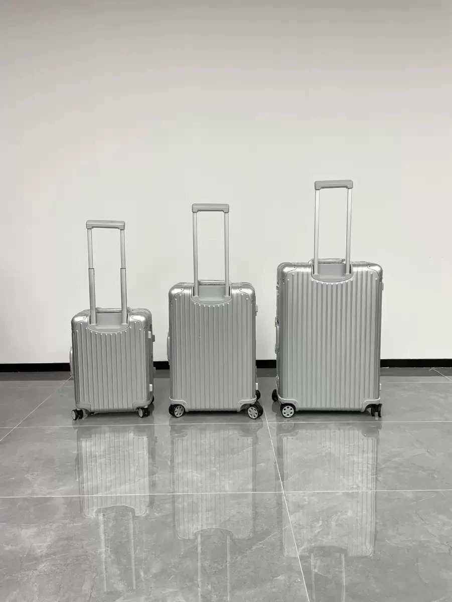 RIMOWA Travel Bags Ribbed hard-shell spinner luggage image 2