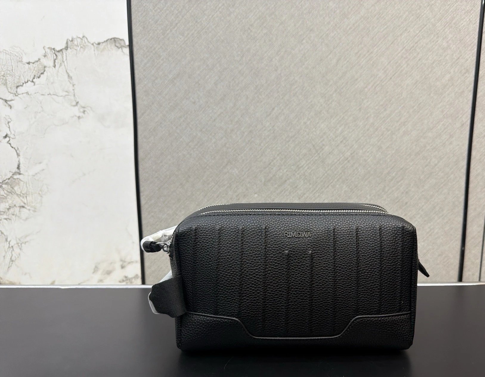 RIMOWA Travel Bags Ribbed hard-shell spinner luggage — Handheld-Black