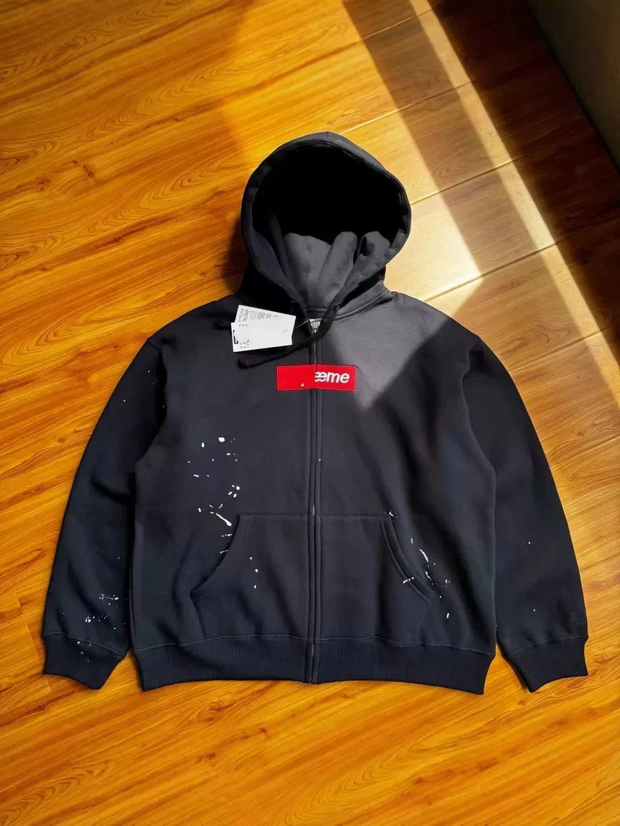Supreme Hoodies & Sweatshirts Vertical Logo Back Hoodie — D424