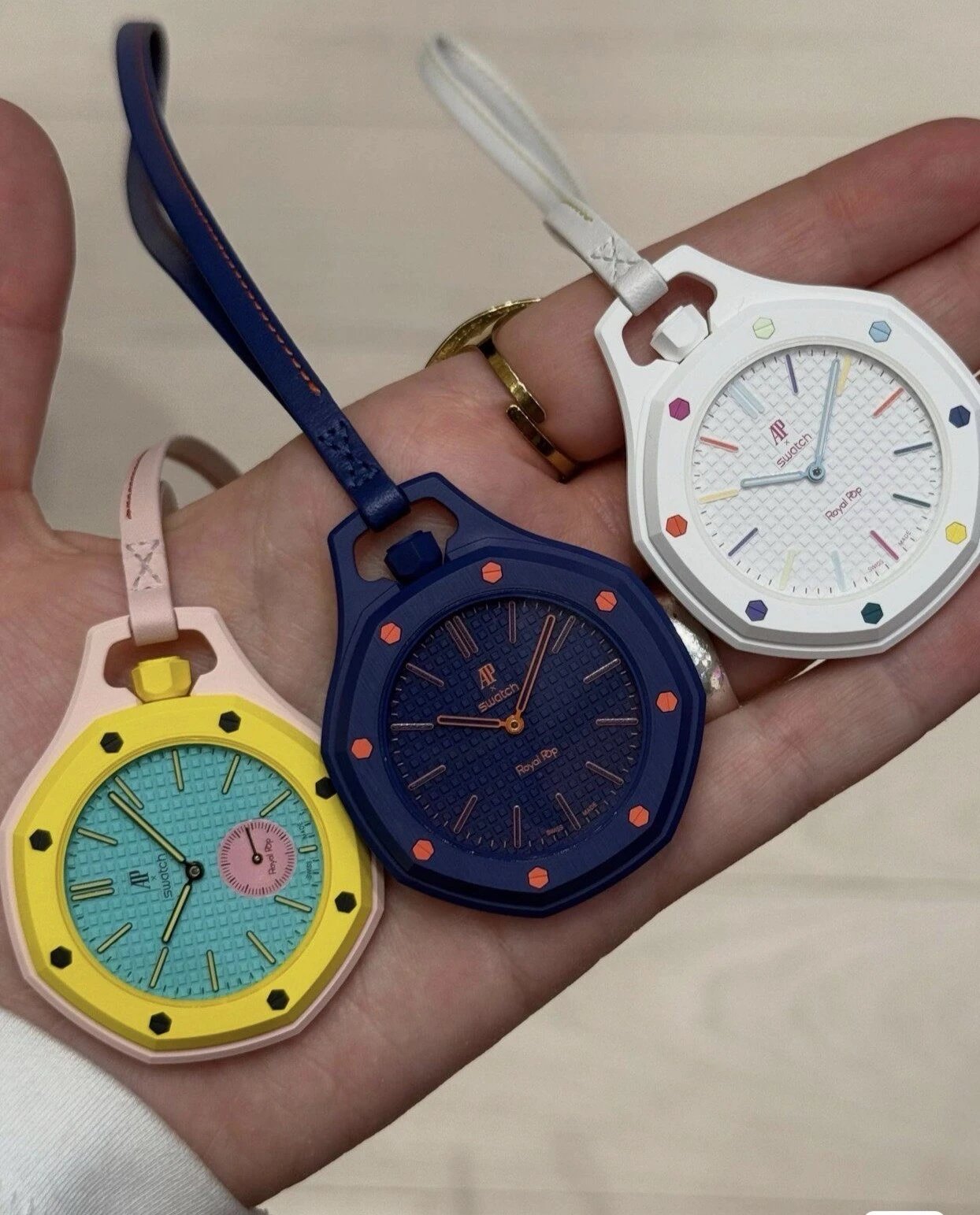 Audemars Piguet x Swatch Bioceramic Collection Royaume de Pop Watches - 4