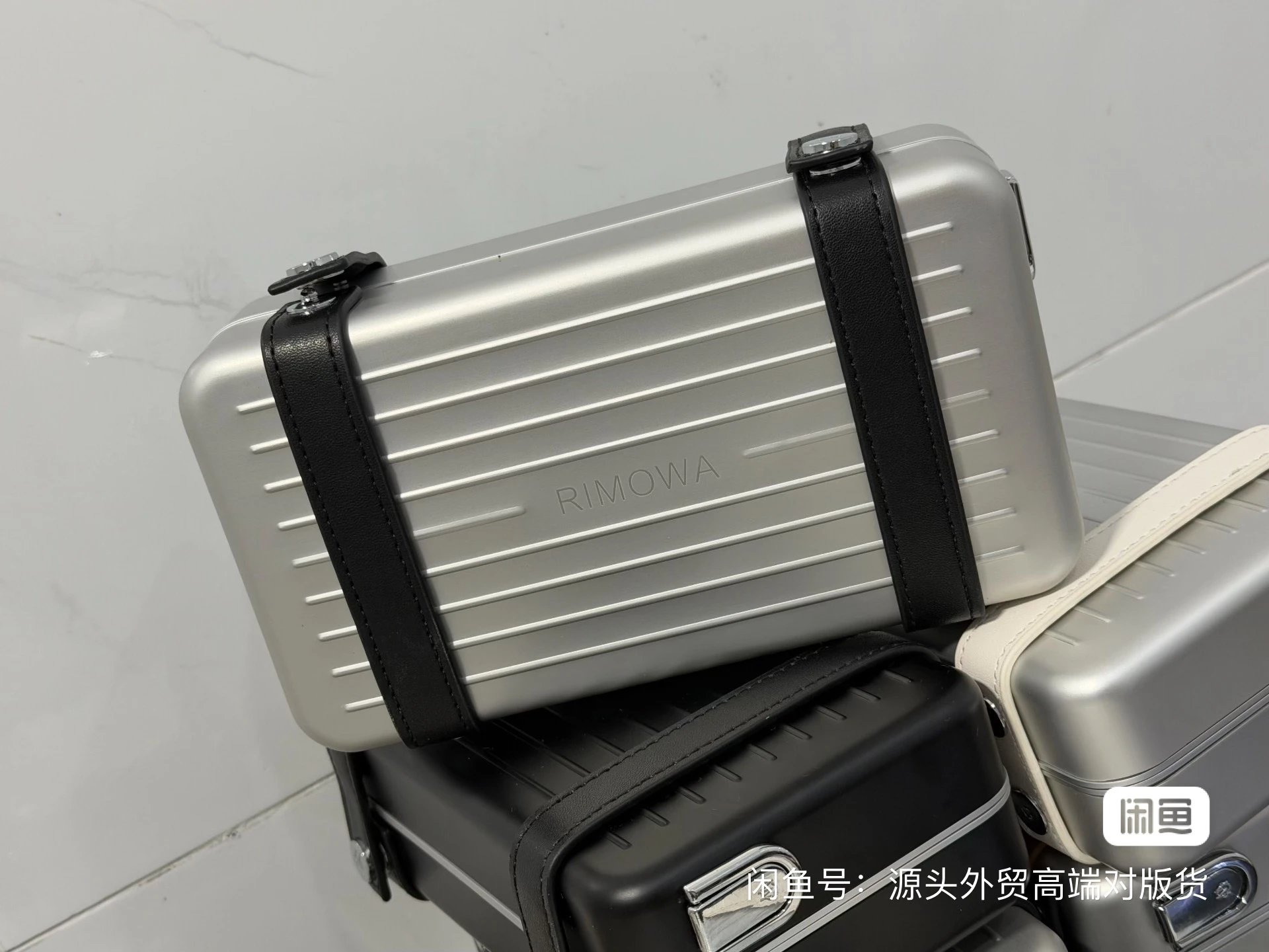 RIMOWA Travel Bags Ribbed hard-shell spinner luggage — 1