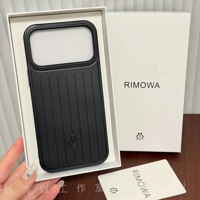 RIMOWA Travel Bags Ribbed hard-shell spinner luggage — 02