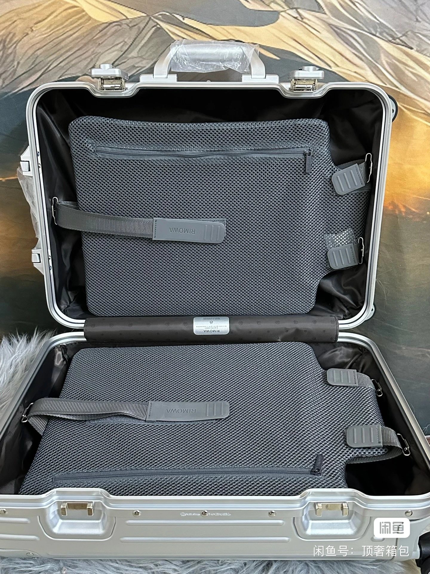 RIMOWA Travel Bags Ribbed hard-shell spinner luggage image 8