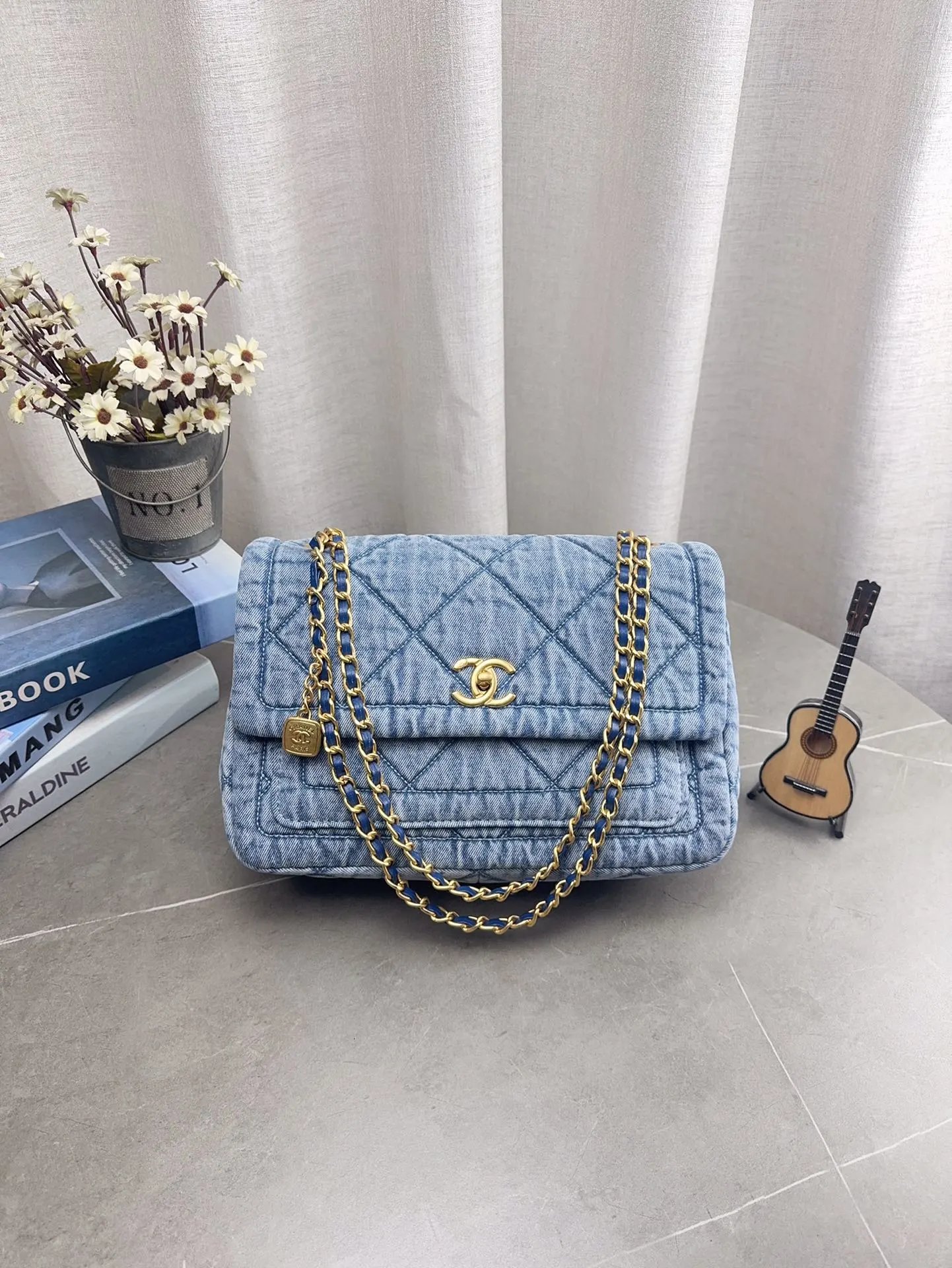 C*N Schultertasche BB