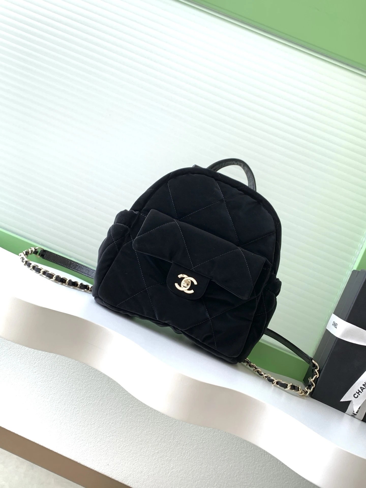[TOP] 25N schwarzer Samt-Rucksack