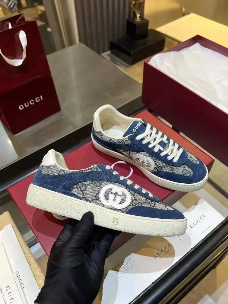 Gucci Sneakers Interlocking G low-top lace-up — 7