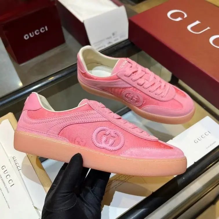 Gucci Sneakers Interlocking G low-top lace-up — 1