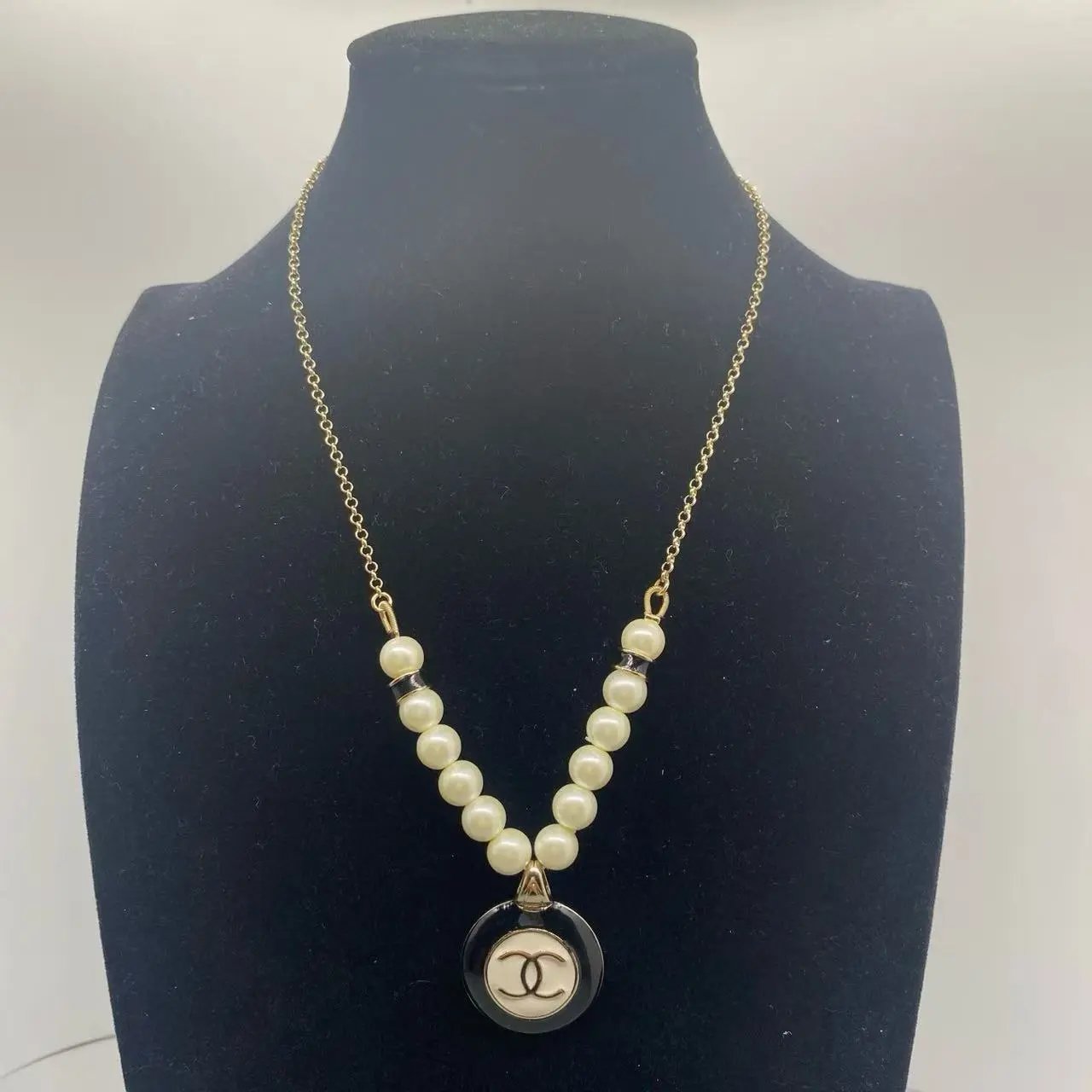Louis Vuitton Jewelry Gold LV Flower Charm Necklace — 40