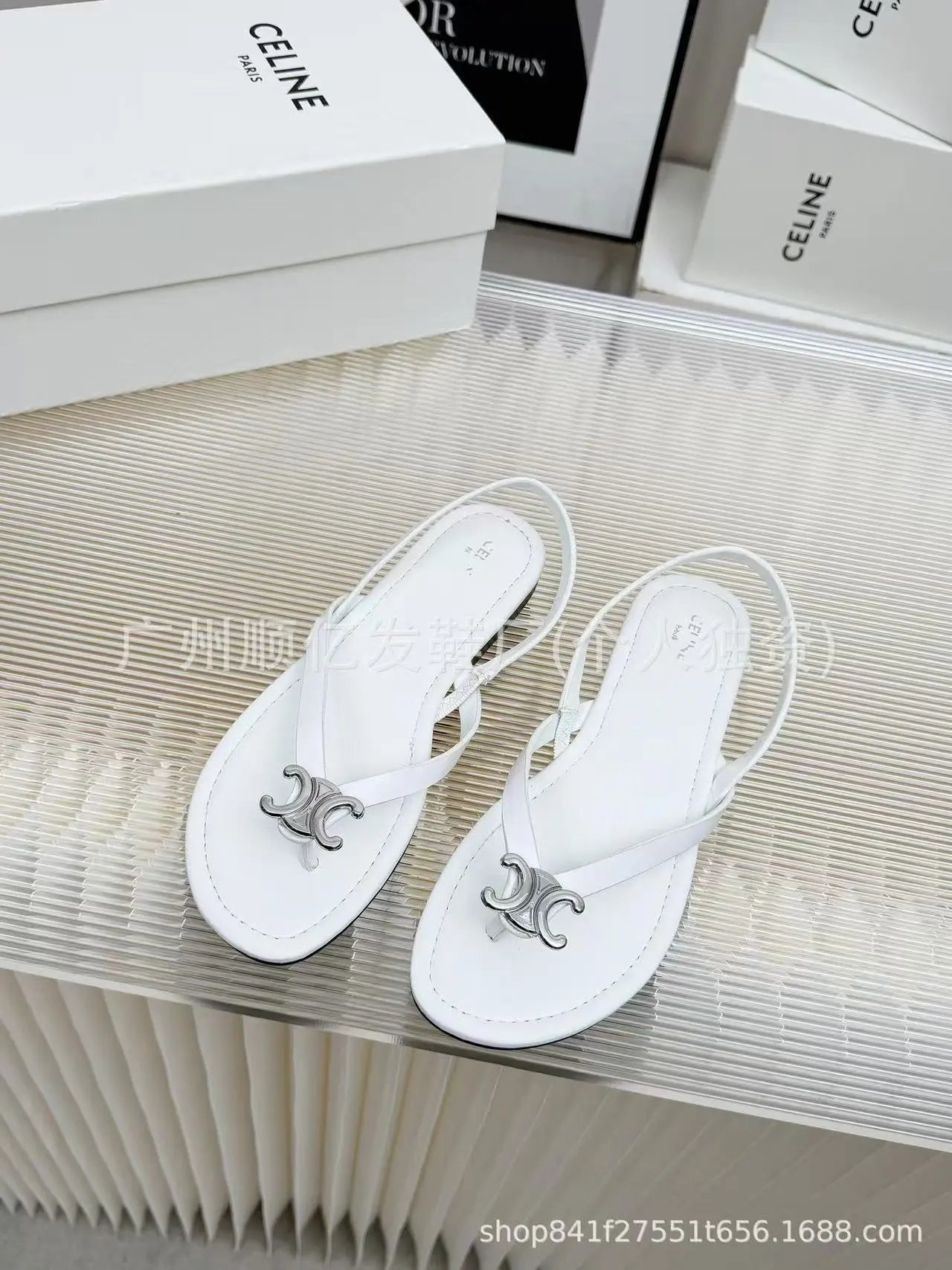 ELIN High Heels Pointed-Toe Slingback Kitten with Metal Logo Accent — 17
