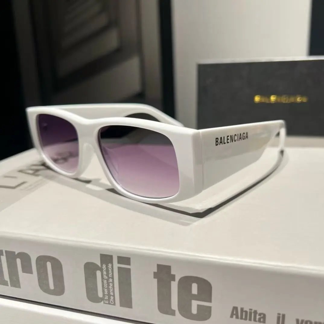 Balenciaga Eyewear Rectangular Logo Sunglasses image 9