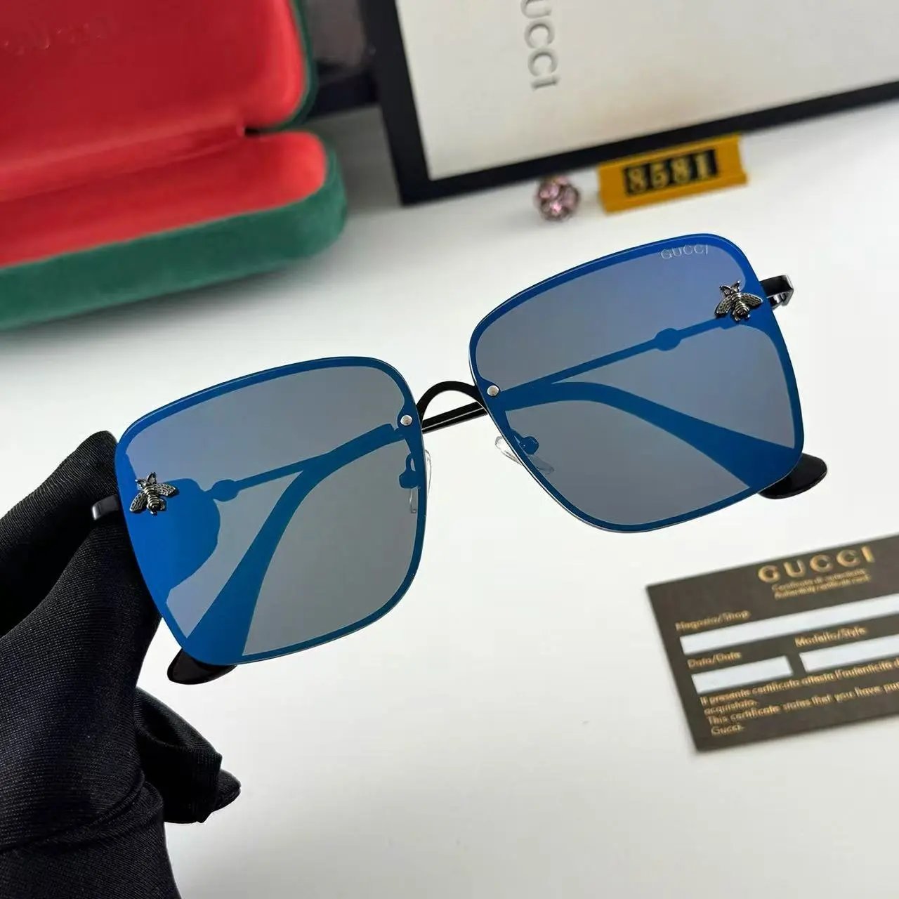 Gucci Eyewear Square sunglasses with striped temples product image