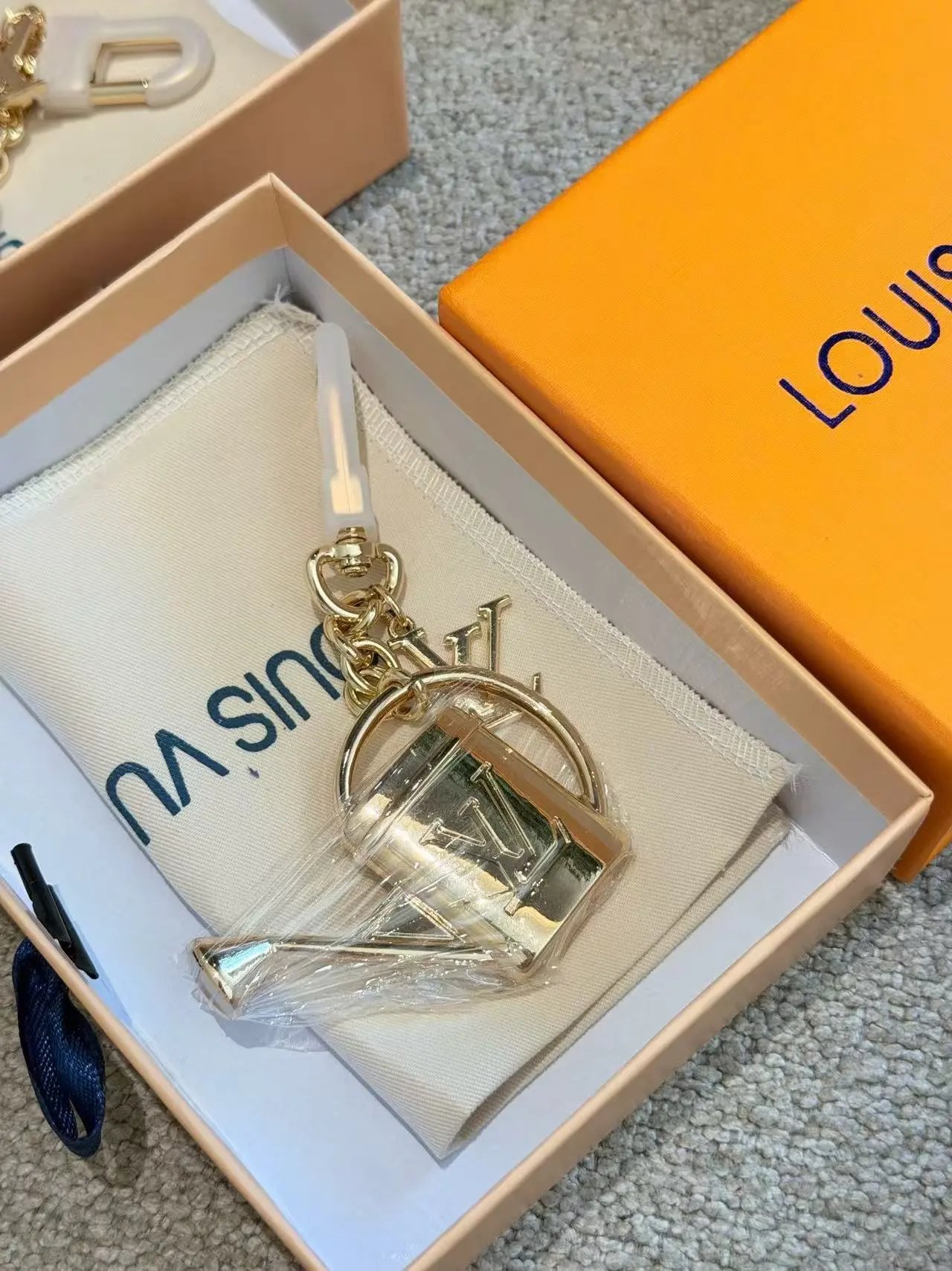 Louis Vuitton Uncategorized Monogram leather keychain — 30