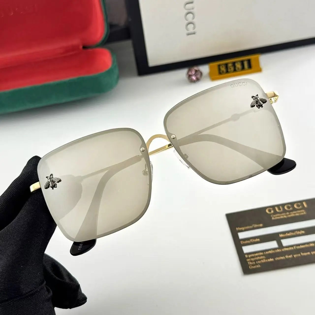 Gucci Eyewear Square sunglasses with striped temples product image